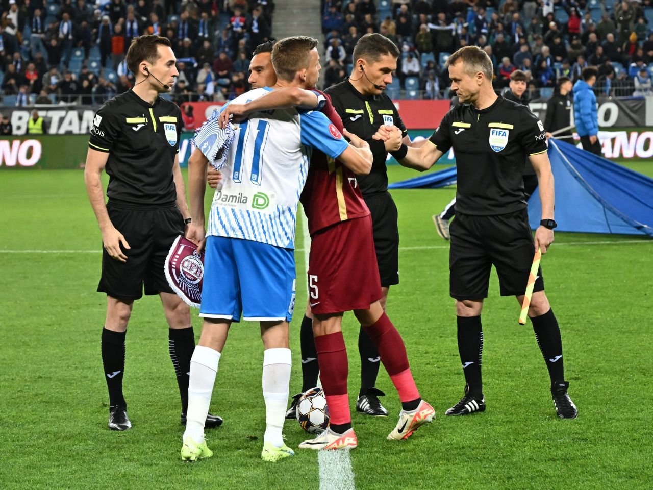 Câți spectatori au fost prezenți la Universitatea Craiova - CFR Cluj_11