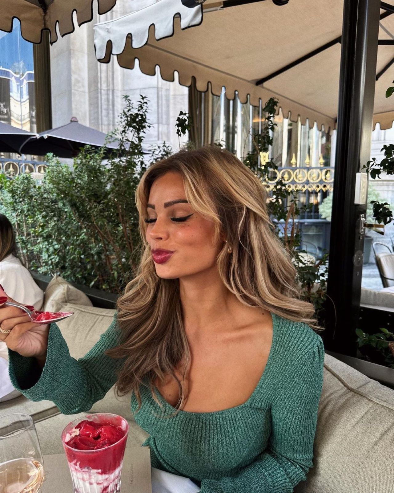 Jude Bellingham a dat lovitura și pe plan personal! Iubita cu cinci ani mai în vârstă este un model de succes_84
