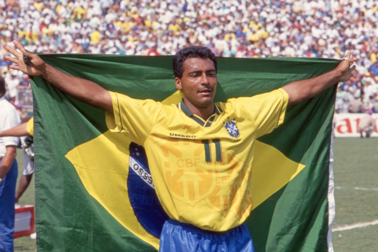Campionul mondial Romario, înaintea revenirii oficiale pe gazon la 58 de ani: ”Sunt rupt de oboseală, o să vină targa să mă ia”_1