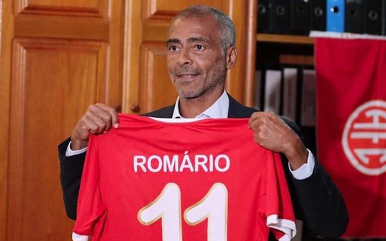 Campionul mondial Romario, înaintea revenirii oficiale pe gazon la 58 de ani: ”Sunt rupt de oboseală, o să vină targa să mă ia”_3