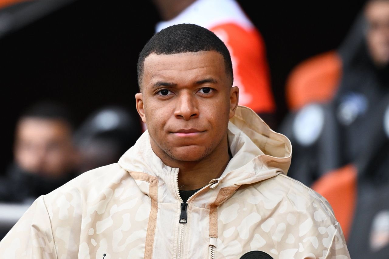 Ce lovitură: PSG i-a găsit înlocuitorul lui Mbappe! Parizienii îl vor pe „singurul jucător” similar starului francez_2