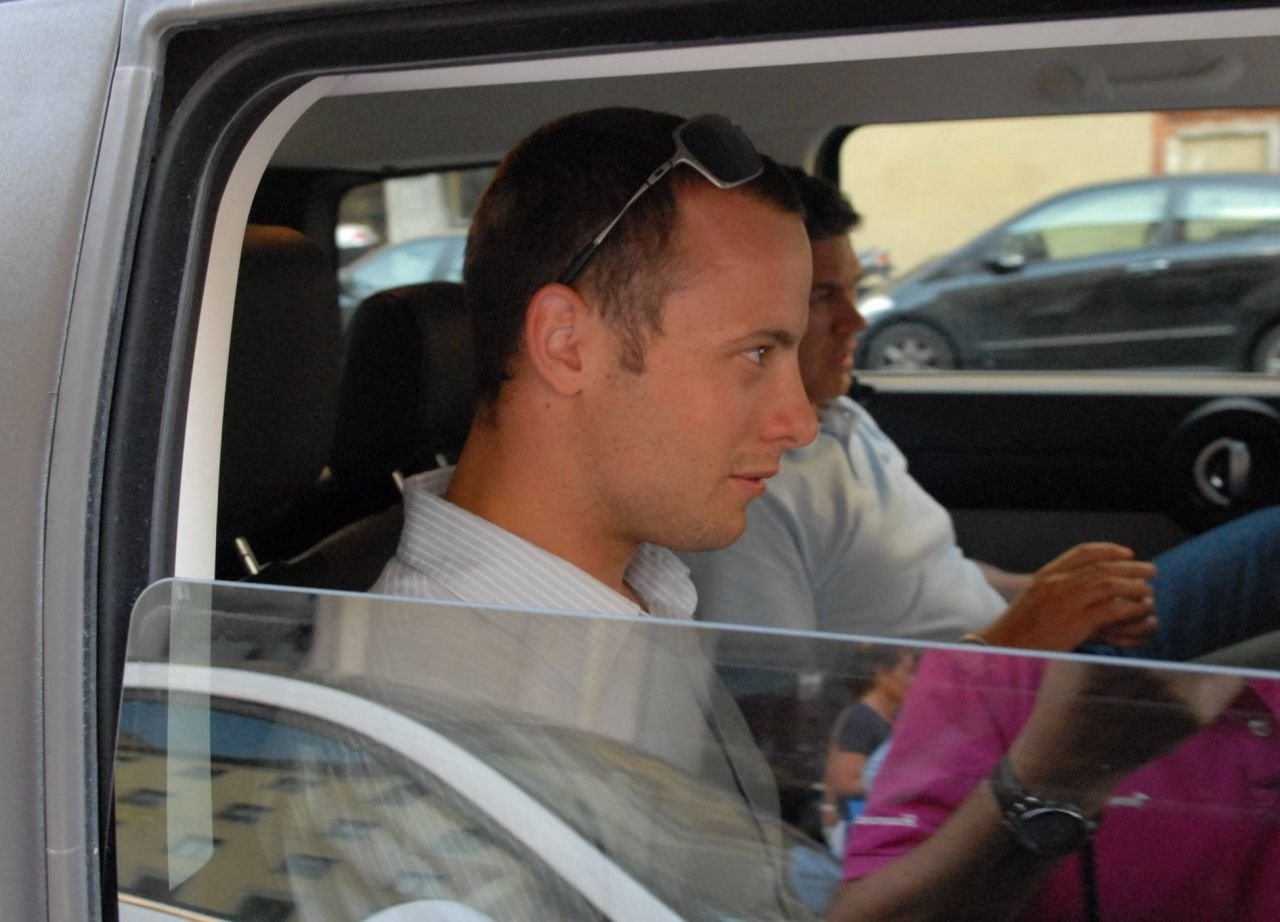 Sportivul care și-a ucis iubita, prima apariție după ce a fost eliberat! Cum arată Oscar Pistorius după 9 ani de închisoare_19