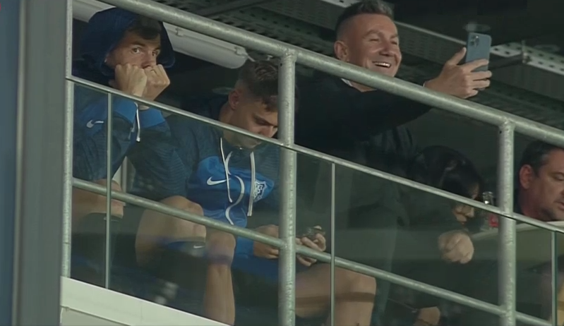 Cum au fost surprinși doi jucători ai lui Gică Hagi înainte de derby-ul cu FCSB_11