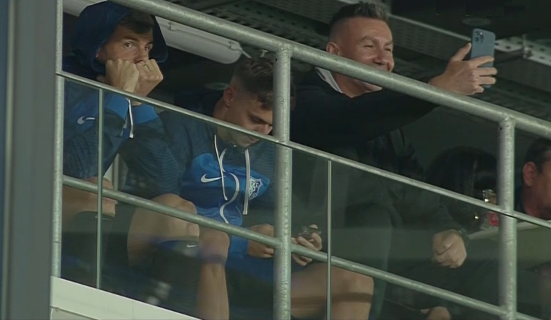 Cum au fost surprinși doi jucători ai lui Gică Hagi înainte de derby-ul cu FCSB_12