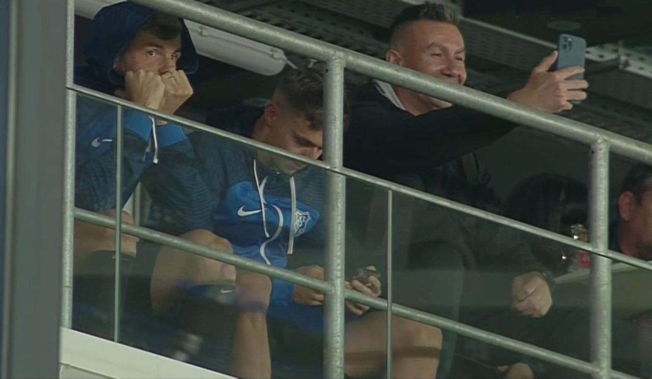 Cum au fost surprinși doi jucători ai lui Gică Hagi înainte de derby-ul cu FCSB_12