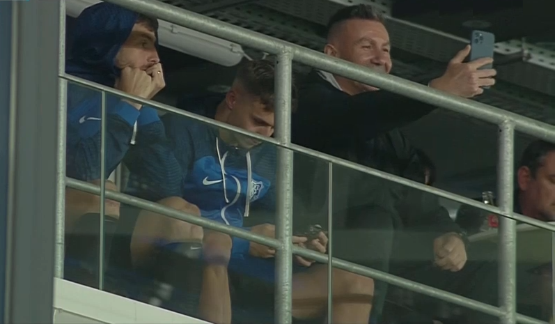 Cum au fost surprinși doi jucători ai lui Gică Hagi înainte de derby-ul cu FCSB_13