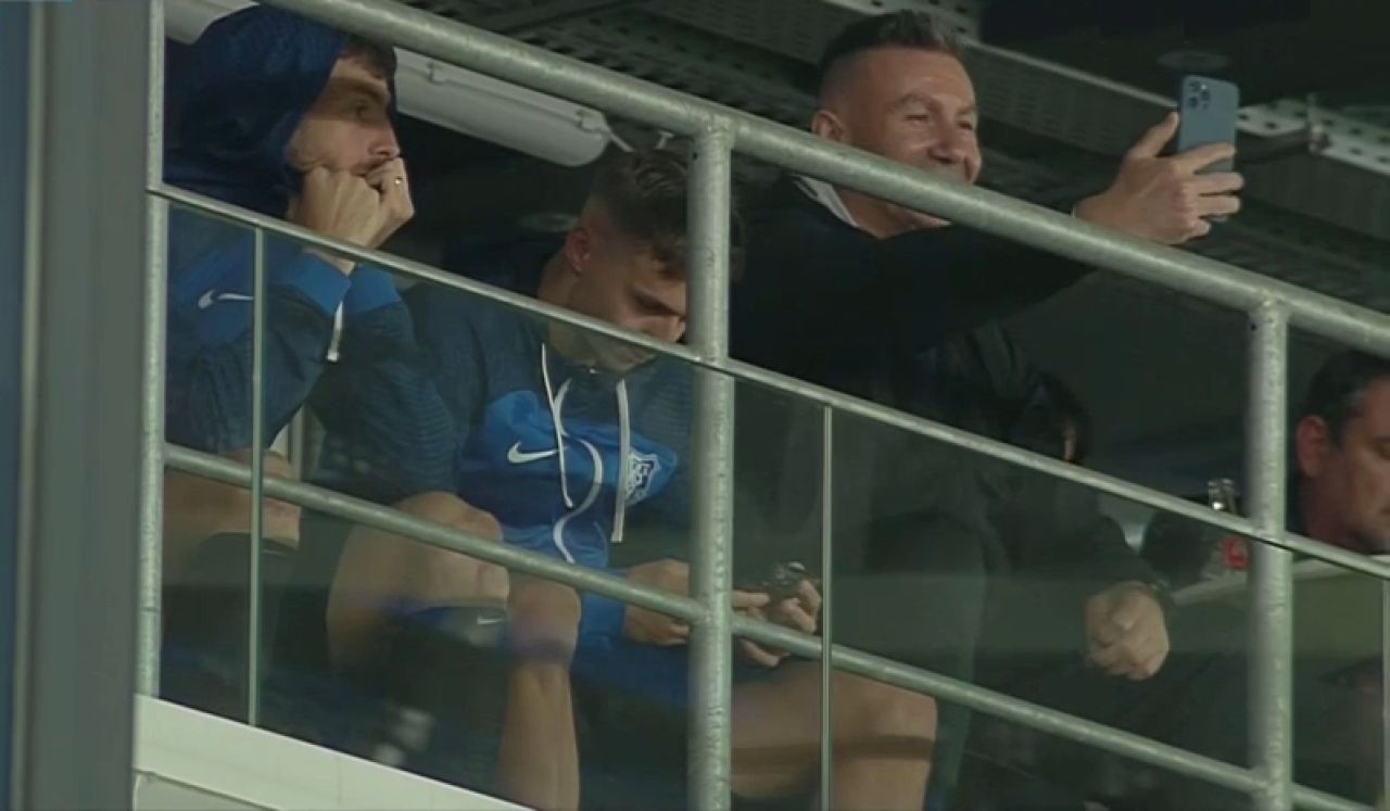 Cum au fost surprinși doi jucători ai lui Gică Hagi înainte de derby-ul cu FCSB_13