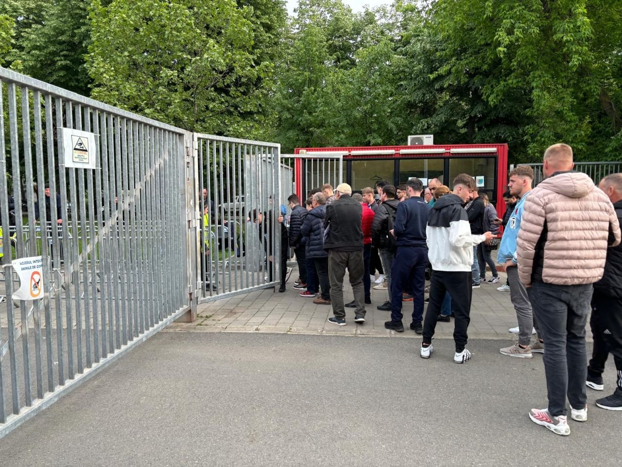 Arena Națională, luată cu asalt de fani cu două ore înainte de startul meciului FCSB - Farul _10
