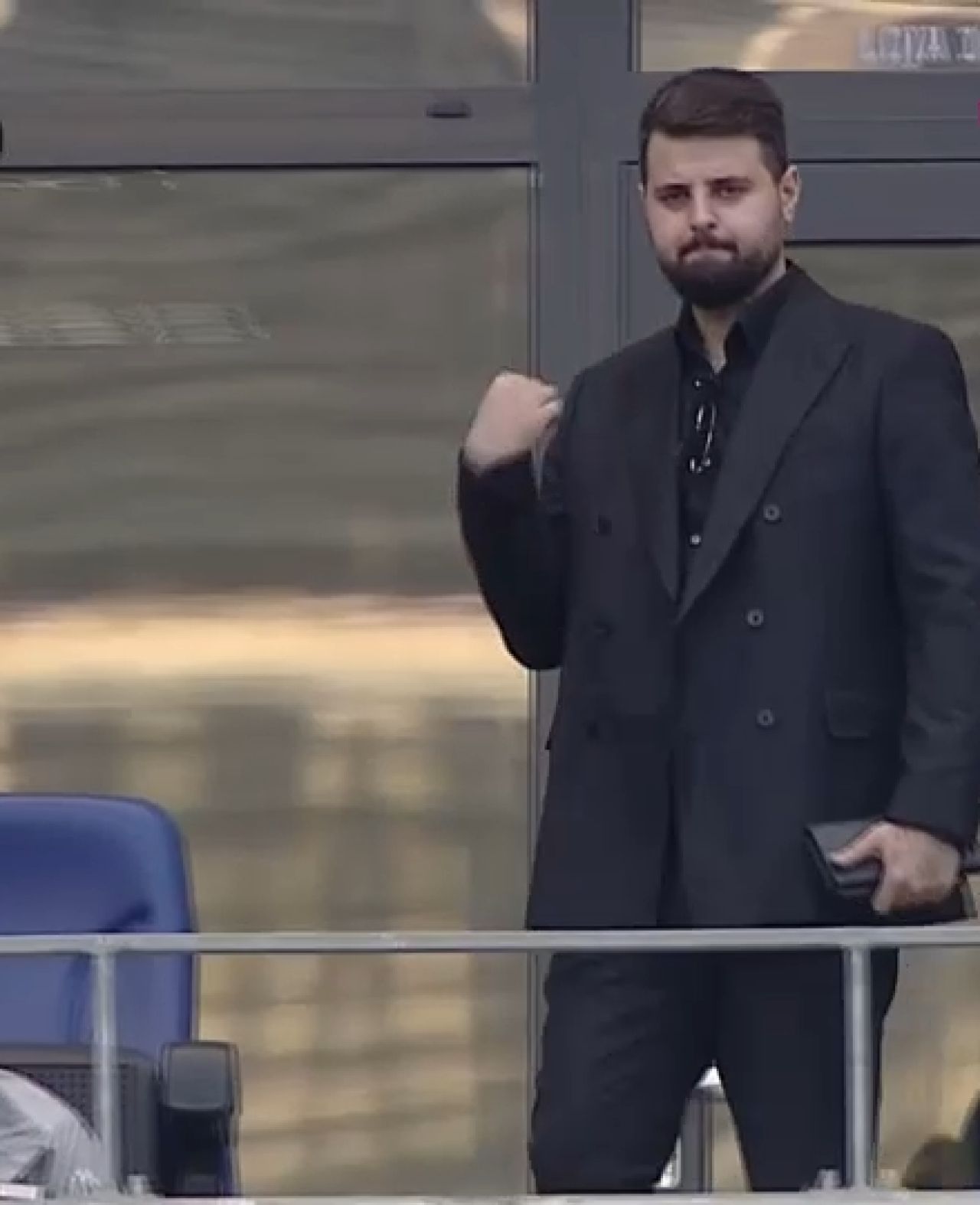 Prima apariție publică a lui Adrian Mititelu Jr după ce a ieșit din comă! Cum a fost surprins la FCU – U Cluj_11