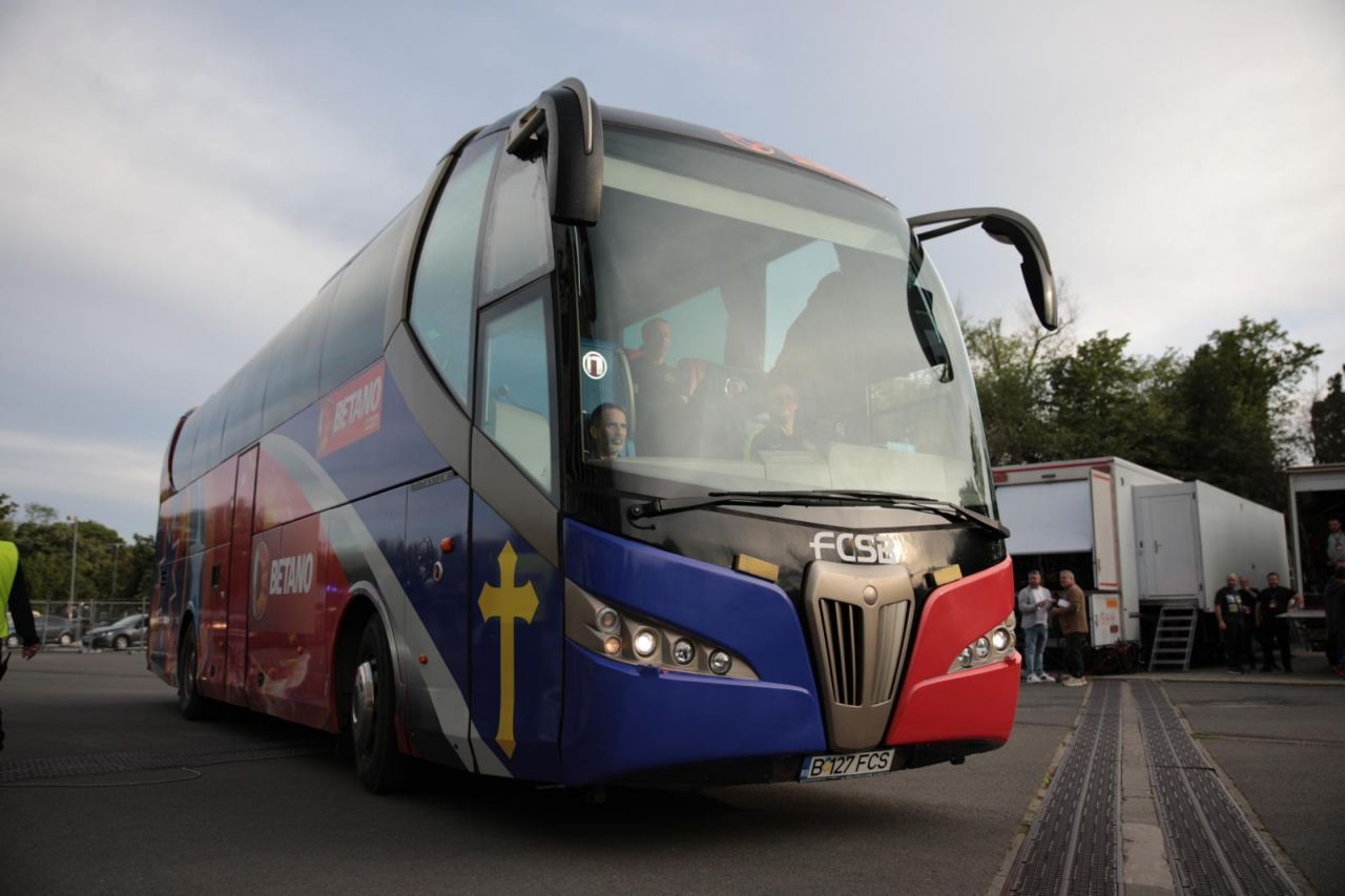 Road to Victory 2024. Nebunie pe Arena Națională la sosirea jucătorilor de la FCSB_11