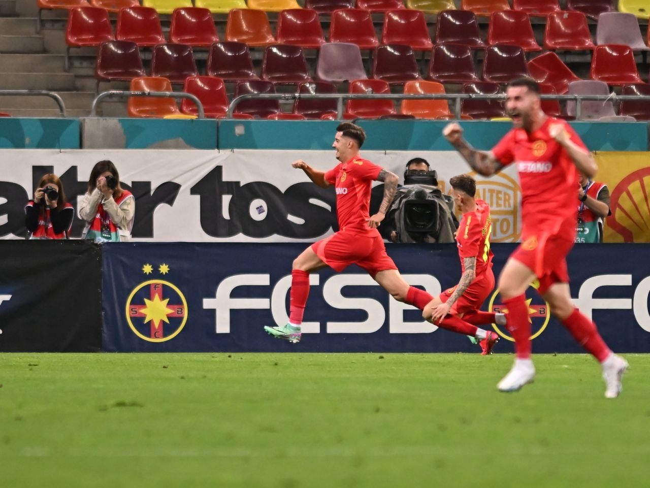 FCSB - Farul 2-1. Roș-albaștrii sunt noii campioni ai României_19