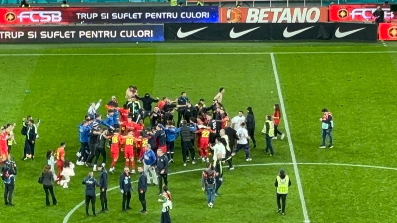 Bucurie de nedescris pe Arena Națională! Imaginile de la ”fiesta” de titlu a FCSB-ului_9