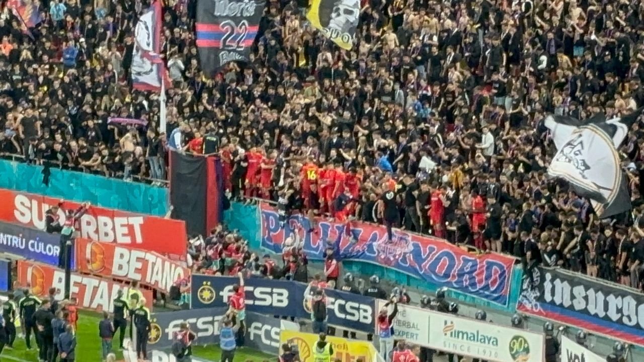 Bucurie de nedescris pe Arena Națională! Imaginile de la ”fiesta” de titlu a FCSB-ului_19