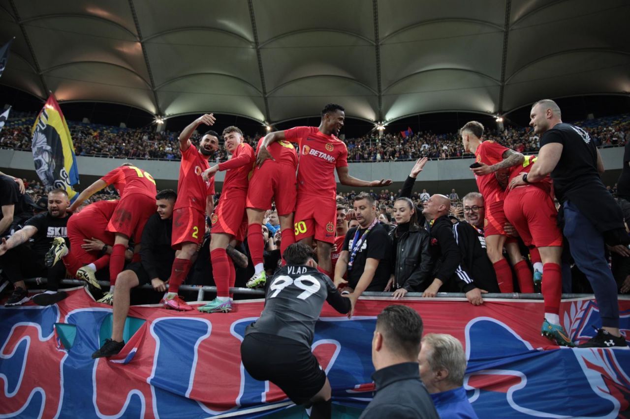 Bucurie de nedescris pe Arena Națională! Imaginile de la ”fiesta” de titlu a FCSB-ului_25