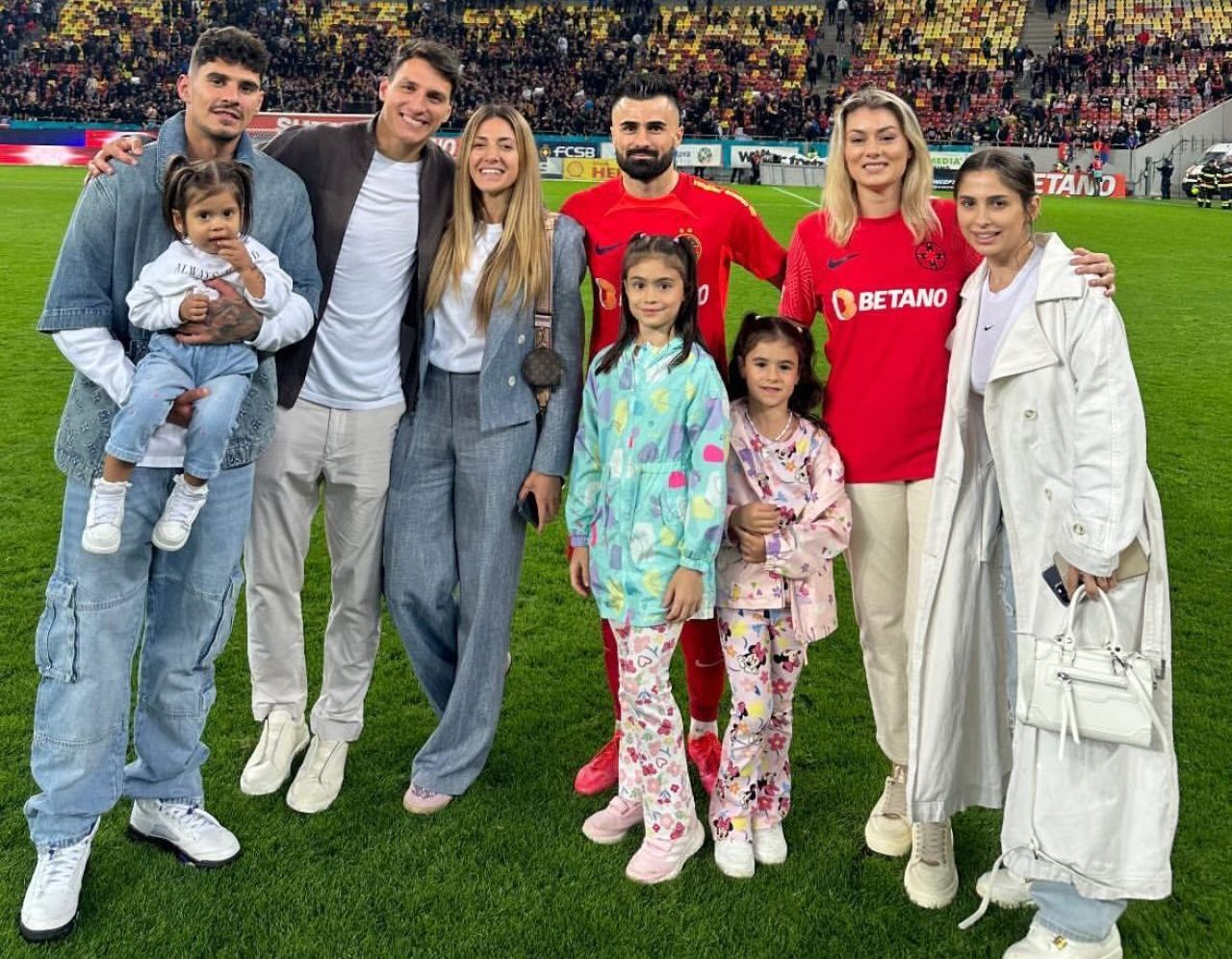 Imagini de colecție cu jucătorii de la FCSB, alături de partenerele lor. Au sărbătorit alături de fotbaliști, direct pe teren_1