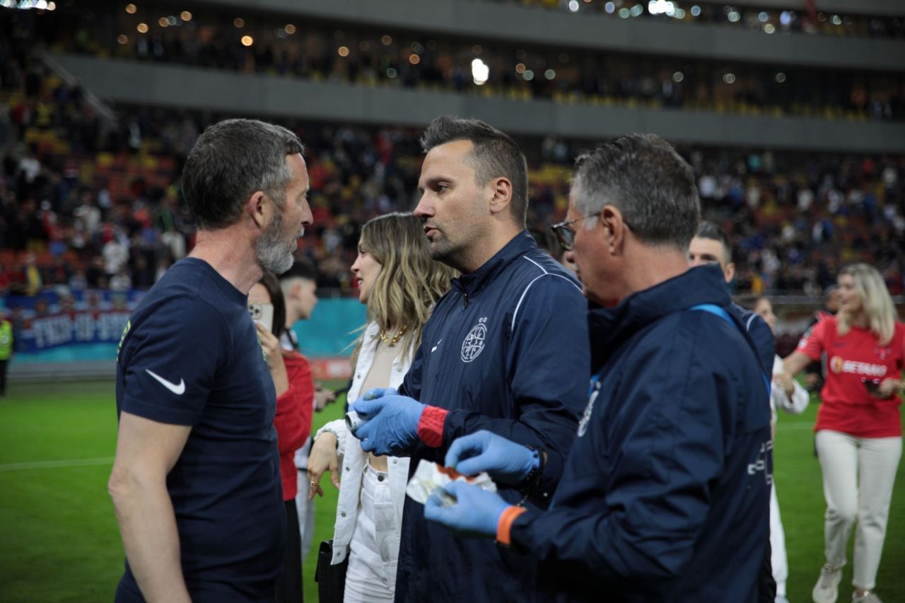 A comis-o! Mihai Stoica, plin de sânge la sărbătoarea de titlu a FCSB-ului! Un jucător al roș-albaștrilor i-a spart arcada_14