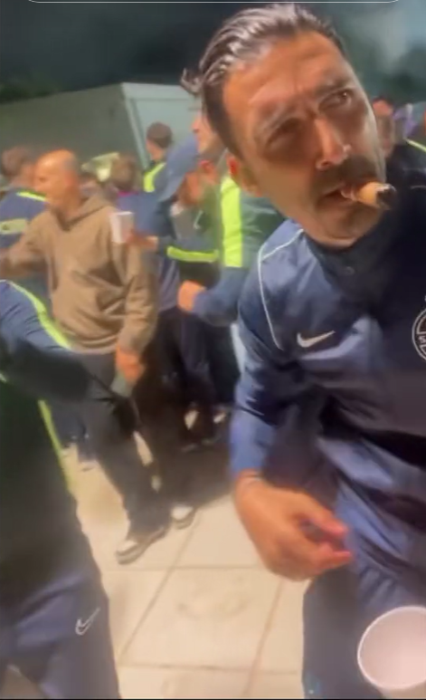 Charalambous și Pintilii, pe urmele lui Carlo Ancelotti :). Imagini unice cu antrenorii de la FCSB după succesul din campionat_3