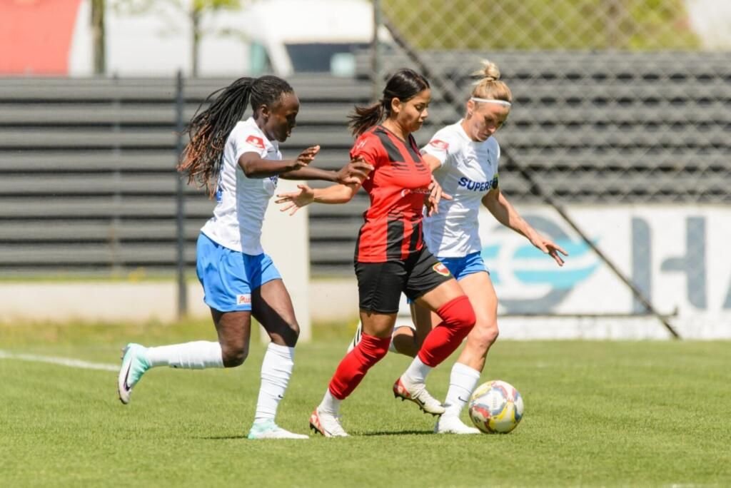 Final dramatic de sezon în fotbalul feminin. Farul și Olimpia Cluj se luptă pentru titlu până în ultima etapă_3