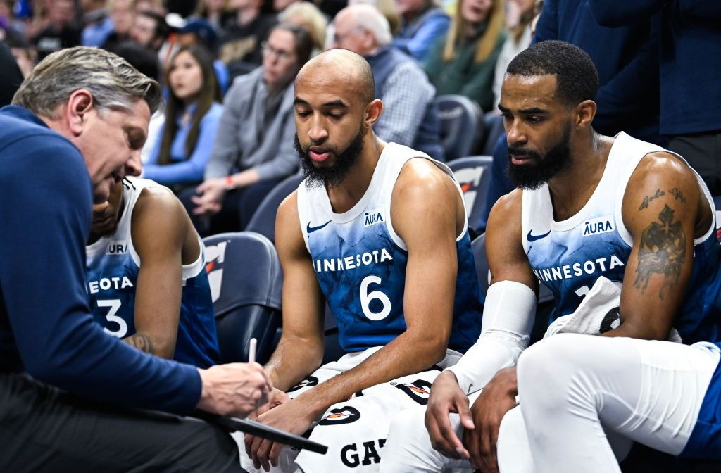 Antrenor celebru din NBA, accidentat grav de propriul jucător, premiat în trecut pentru fair play!_4