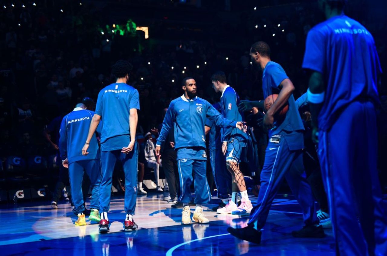 Antrenor celebru din NBA, accidentat grav de propriul jucător, premiat în trecut pentru fair play!_5