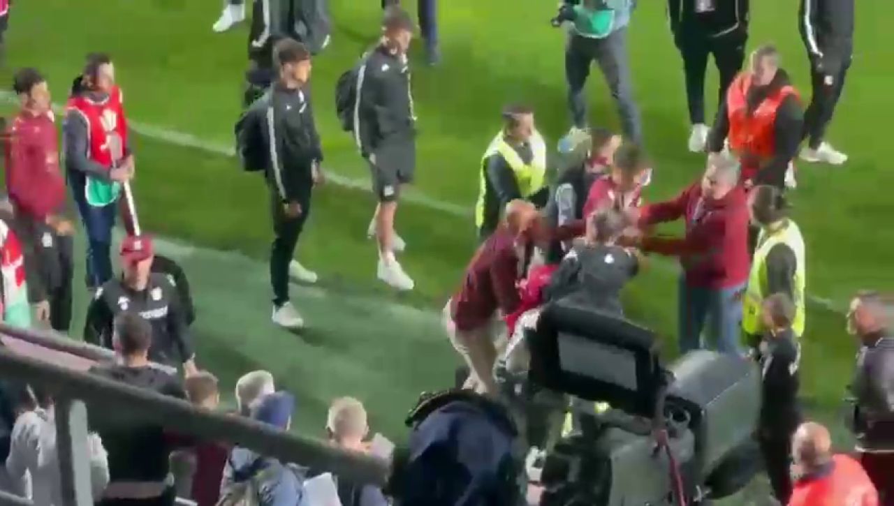 Paul Iacob a sărit la bătaie după Rapid - Craiova și a explicat gestul la flash-interviu: ”Nu mă caracterizează. Mi-am pierdut capul”_7