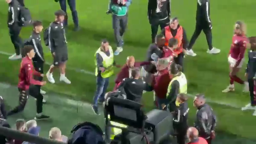 Paul Iacob a sărit la bătaie după Rapid - Craiova și a explicat gestul la flash-interviu: ”Nu mă caracterizează. Mi-am pierdut capul”_8