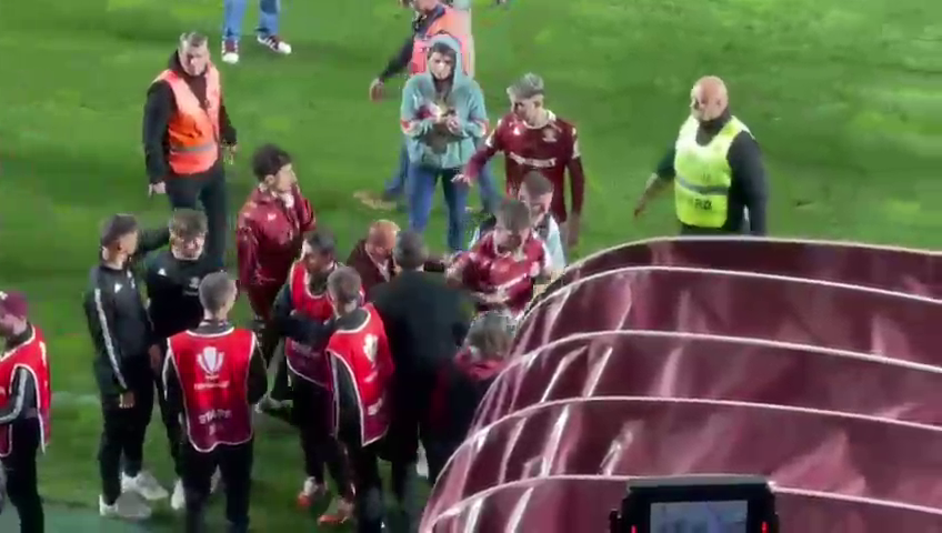 Paul Iacob a sărit la bătaie după Rapid - Craiova și a explicat gestul la flash-interviu: ”Nu mă caracterizează. Mi-am pierdut capul”_13