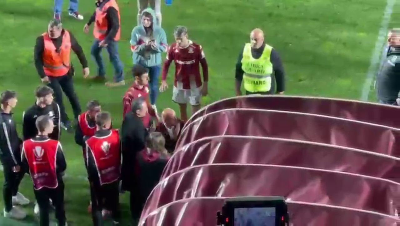 Paul Iacob a sărit la bătaie după Rapid - Craiova și a explicat gestul la flash-interviu: ”Nu mă caracterizează. Mi-am pierdut capul”_14