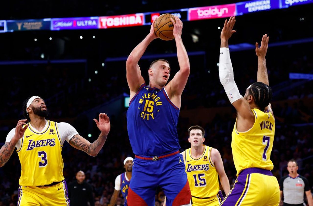 Lakers-ul lui LeBron James, distrus de echipa sârbului Jokic! _4