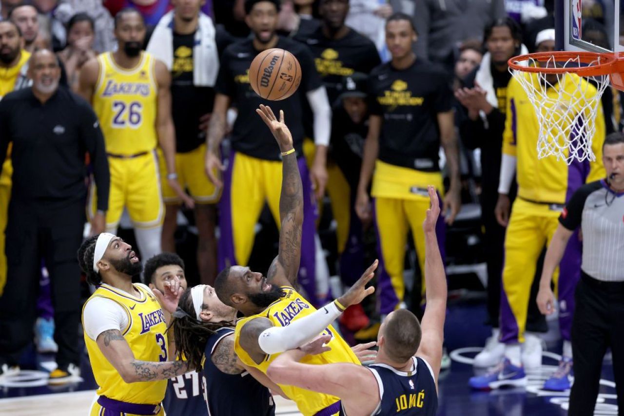 Lakers-ul lui LeBron James, distrus de echipa sârbului Jokic! _8