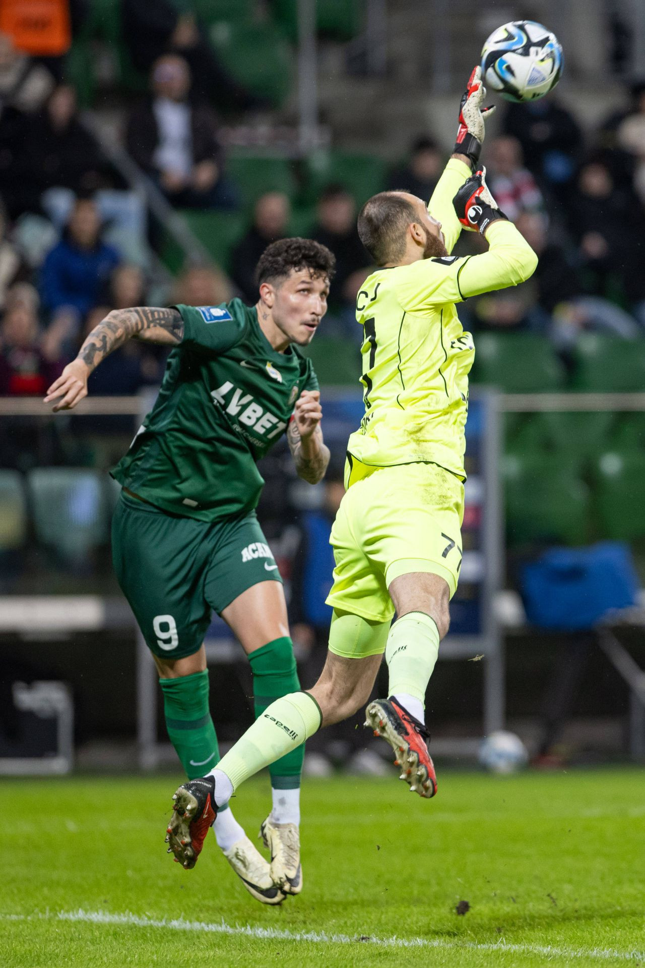 Valentin Cojocaru, românul care e aproape de două trofee în fotbalul european! 