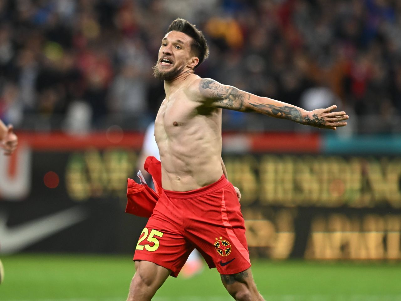 Peste 20.000 de bilete vândute în 120 de minute pentru FCSB - CFR Cluj! _4
