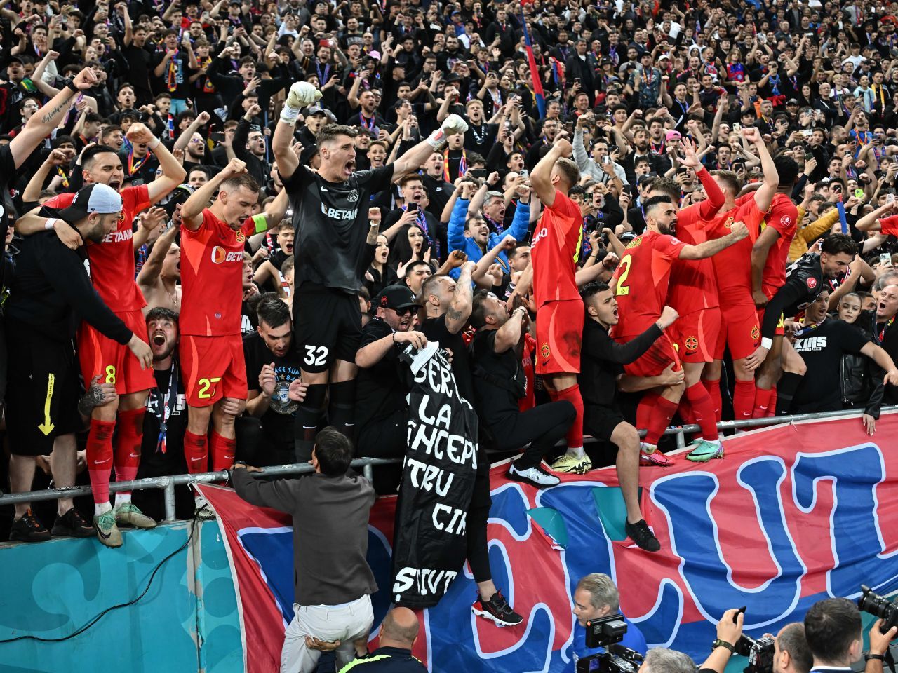 Peste 20.000 de bilete vândute în 120 de minute pentru FCSB - CFR Cluj! _9