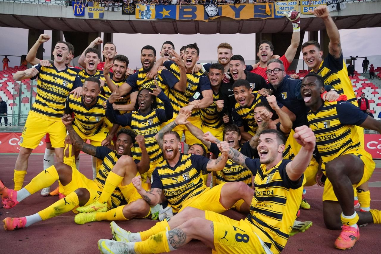 Made in Romania: De la Milano până la București și, înapoi, în Italia! Valentin Mihăilă a dat tonul distracției, după promovarea Parmei_2