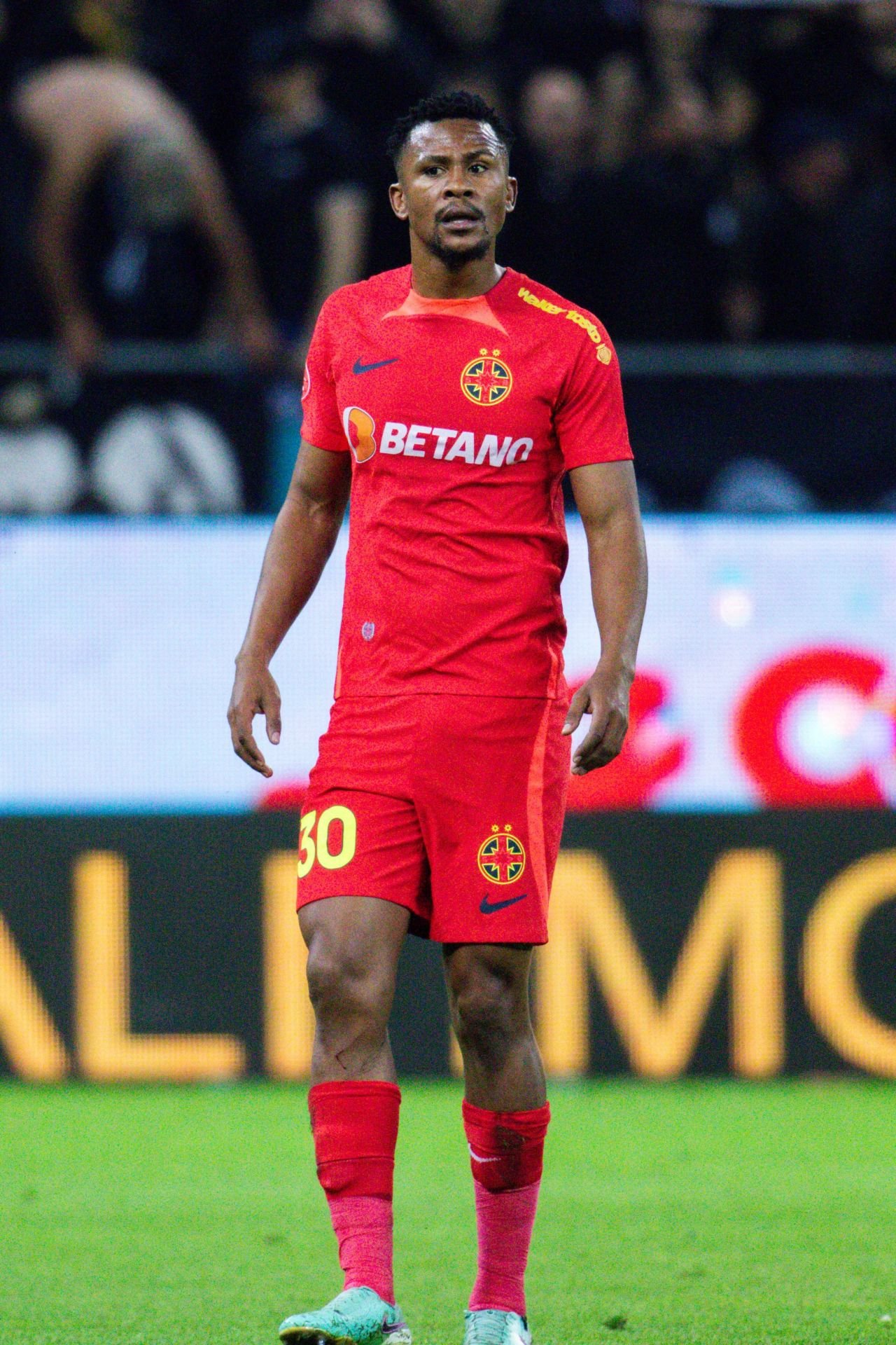 „Câți bani câștigi în România?” Apărătorul de la FCSB, dorit în Franța, a dat răspunsul pe loc_6