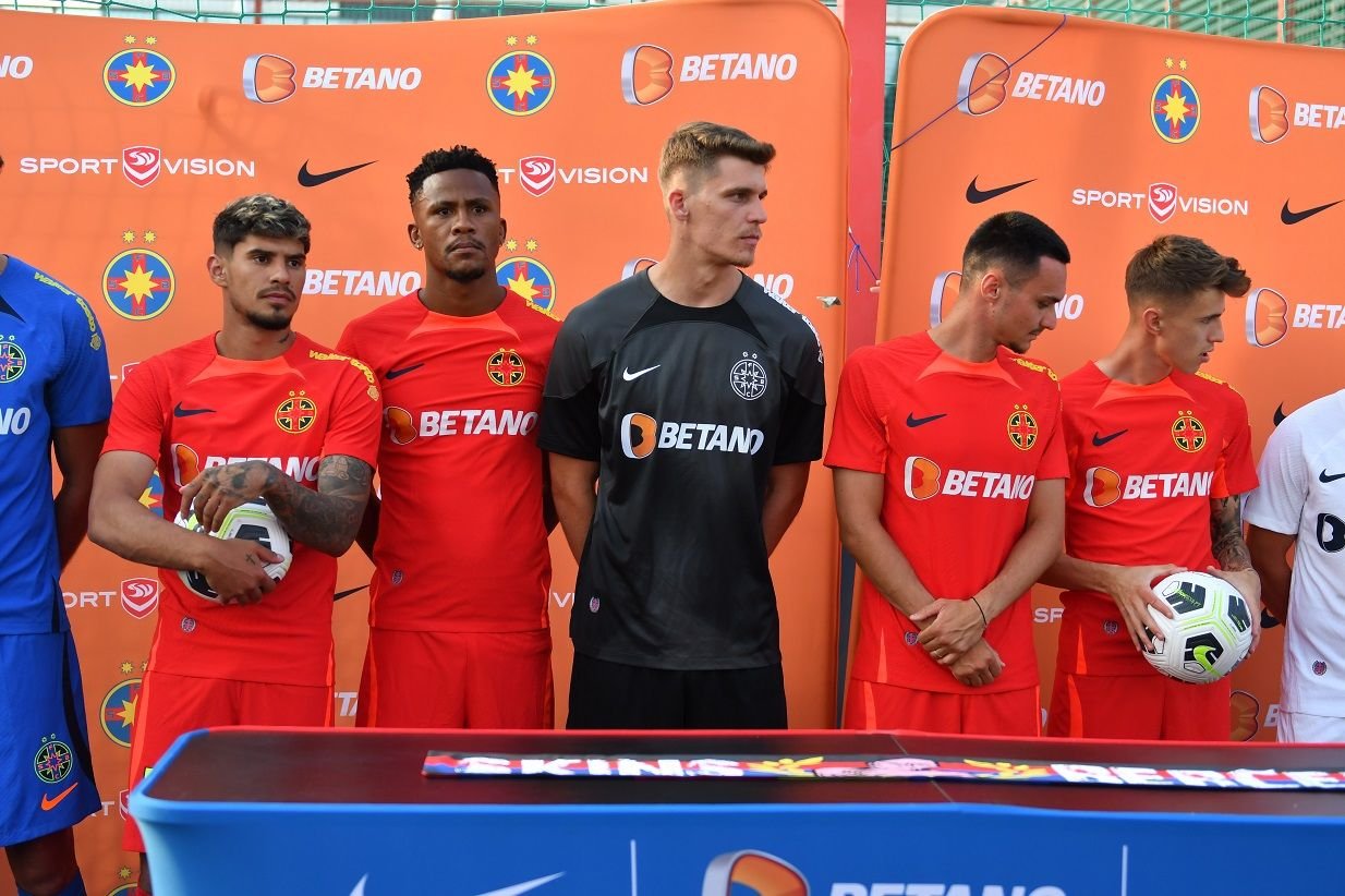 FCSB trece într-o nouă eră: un nou imn și echipament diferit: 