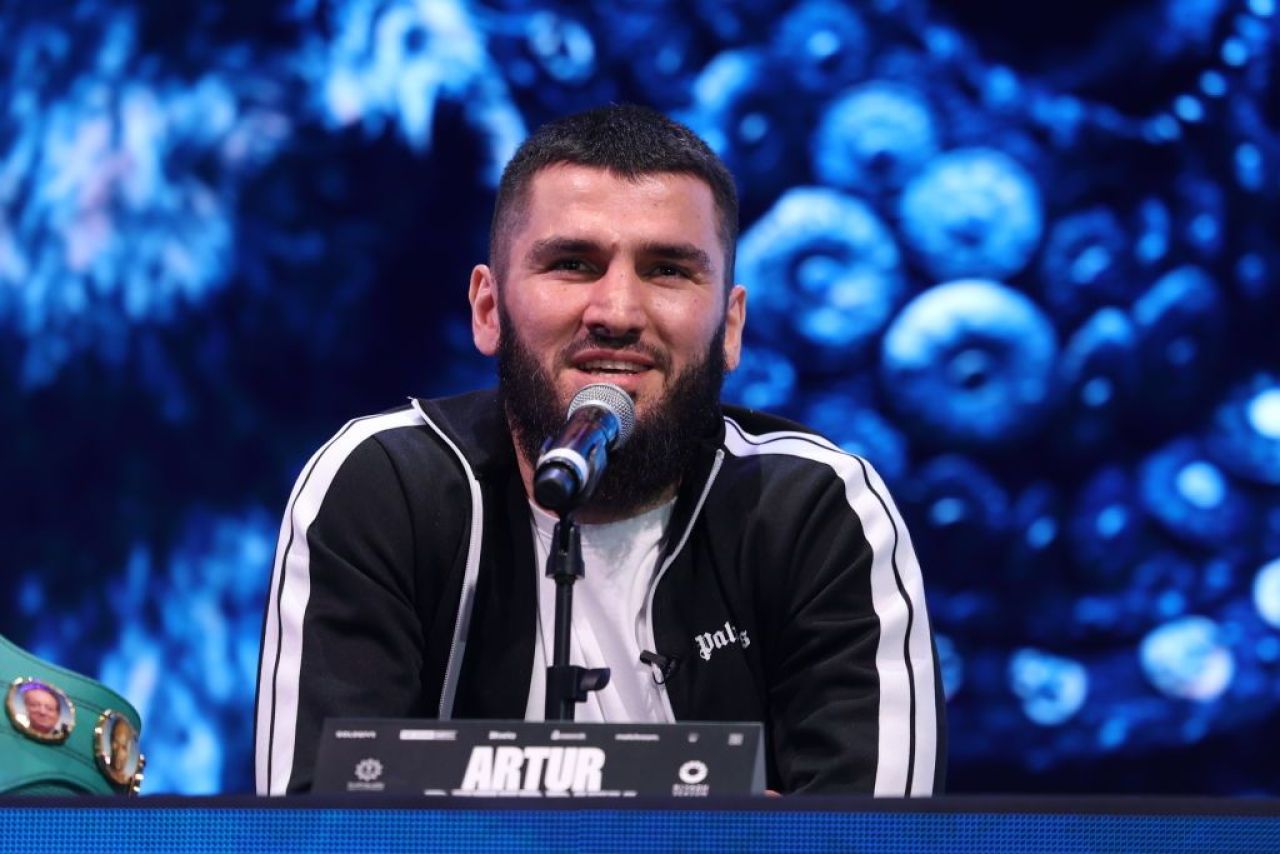 Un boxer pe jumătate român pierde șansa să unifice toate centurile din boxul profesionist la categoria semigrea!_3