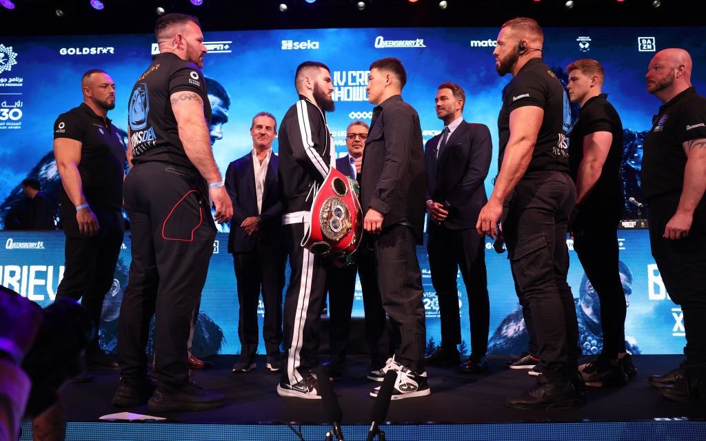 Un boxer pe jumătate român pierde șansa să unifice toate centurile din boxul profesionist la categoria semigrea!_4