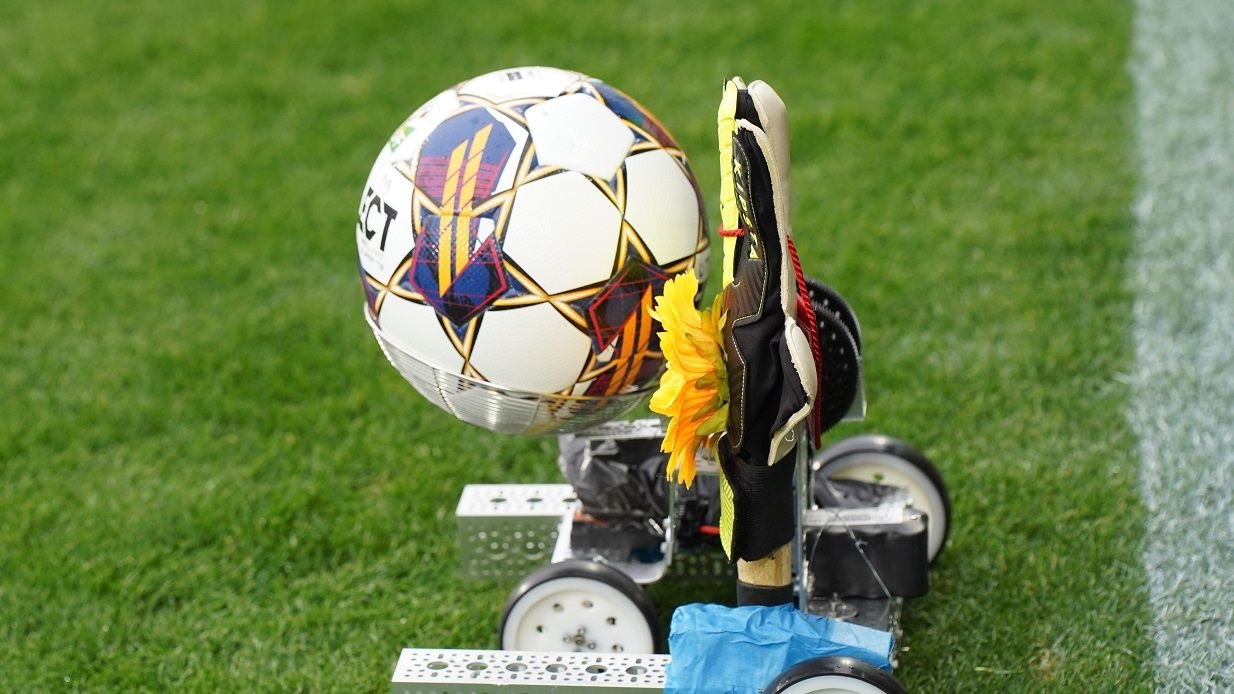 Nebunia sezonului &icirc;n Liga 1: Renunț la toți banii și dau ture &icirc;n chiloți dacă salvez echipa!