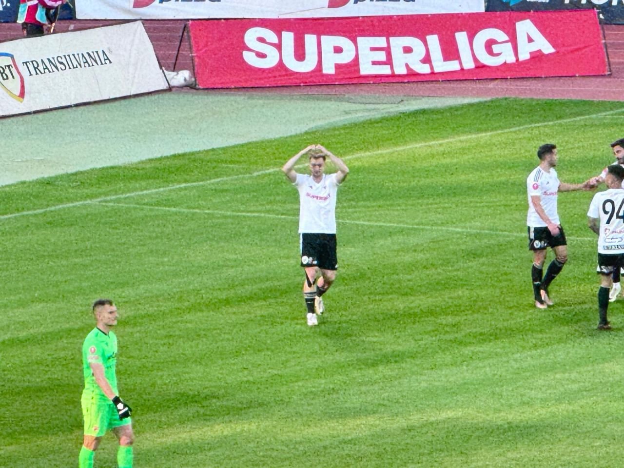 U Cluj – Dinamo, meci nebun cu ȘASE GOLURI! Dinamo primește iar gol după minutul 90 și Liga 2 este din ce în ce mai aproape_5