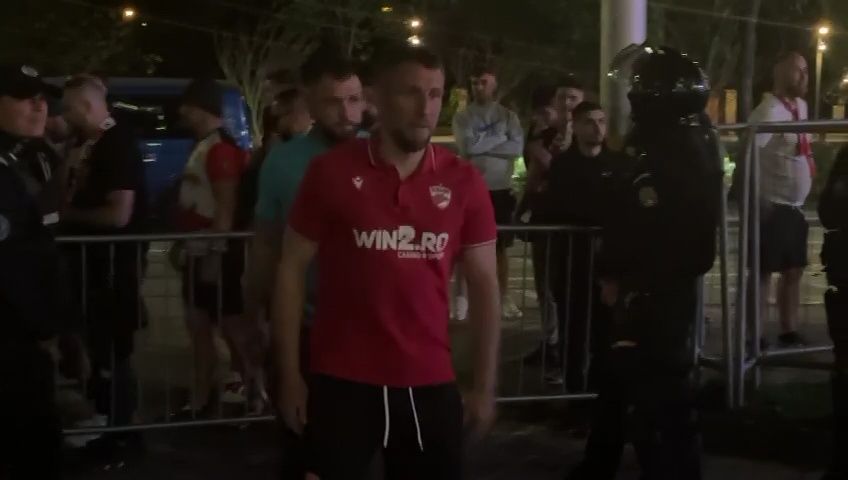 Jucătorii lui Dinamo, băgați în ședință imediat după meciul de pe Cluj Arena: