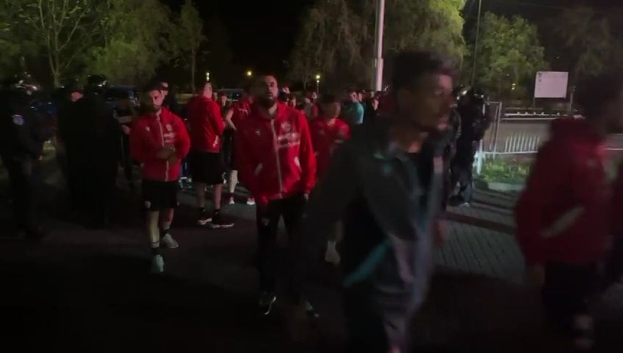Jucătorii lui Dinamo, băgați în ședință imediat după meciul de pe Cluj Arena:
