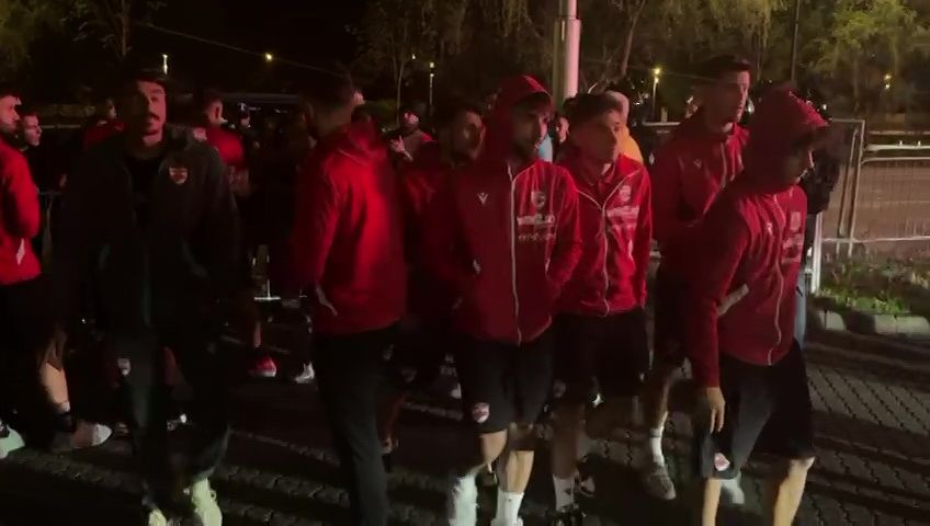 Jucătorii lui Dinamo, băgați în ședință imediat după meciul de pe Cluj Arena: