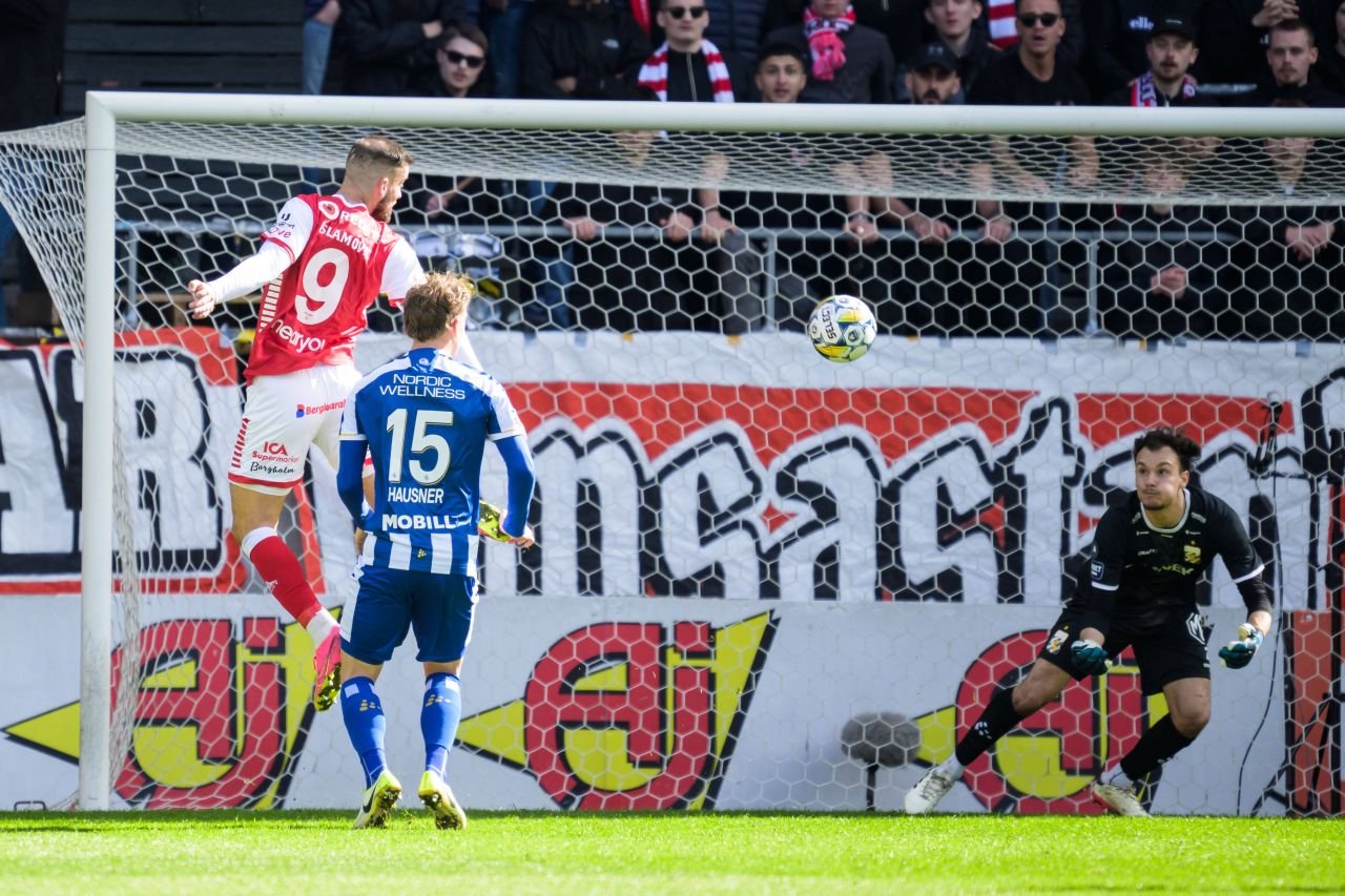 Ștefan, românul de 18 ani neconvocat de FRF și devenit căpitanul naționalei Suediei, este integralist și MVP la IFK Goteborg, singura echipă scandinavă cu trofeu european!_23