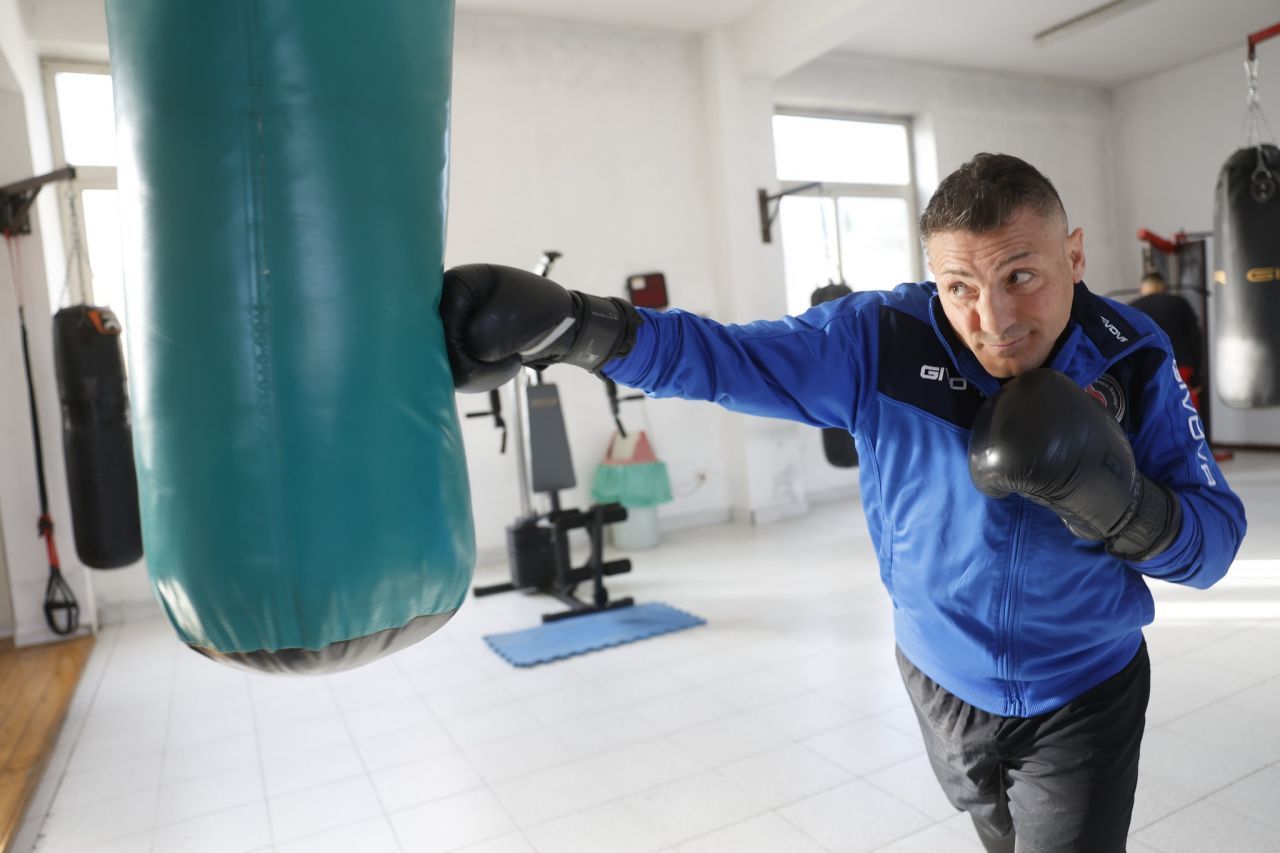 Povestea celui mai slab boxer profesionist în activitate din lume. Are 47 de ani și a pierdut 108 meciuri_1