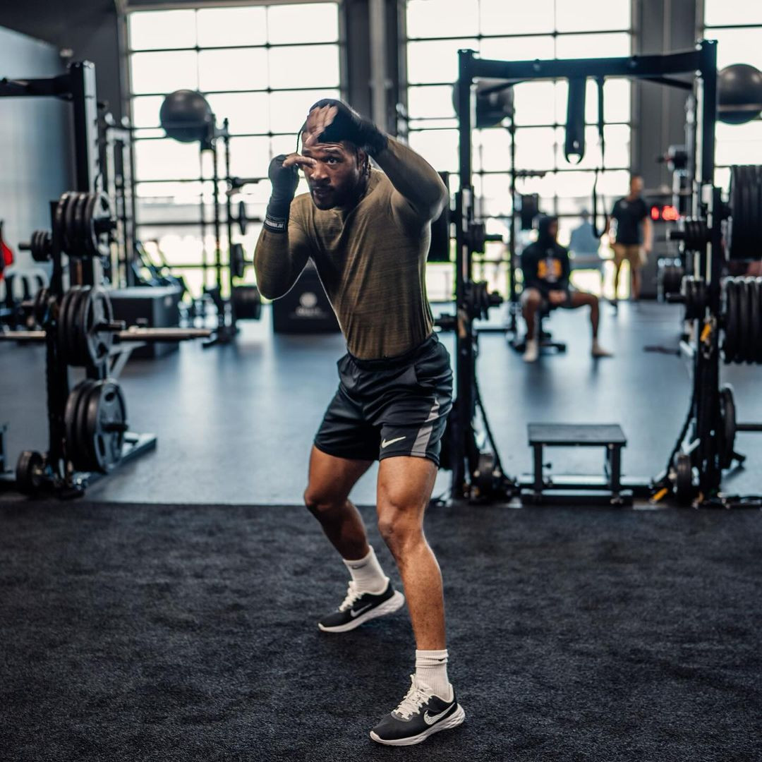 Unul dintre cei mai buni atacanți din MLS, cu maxilarul fracturat după ce s-a luat de un boxer într-un club de noapte! _3