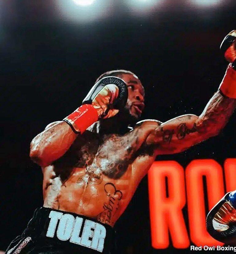 Unul dintre cei mai buni atacanți din MLS, cu maxilarul fracturat după ce s-a luat de un boxer într-un club de noapte! _4