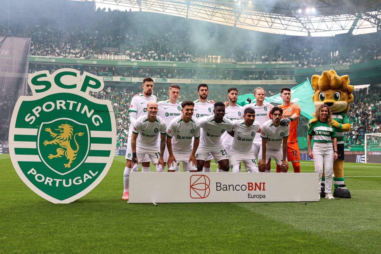 Imagini fantastice după ce Sporting Lisabona a câștigat titlul cu numărul 20 în Portugalia! Marile rivale Benfica și FC Porto sunt departe_16