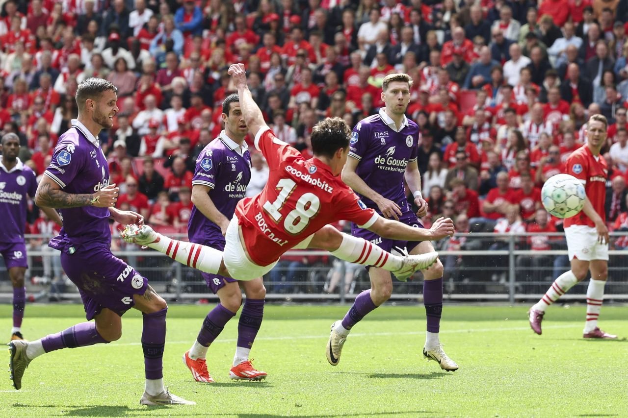 The Number of the Beast! La câte goluri marcate a ajuns PSV Eindhoven, devenită campioană după o nouă victorie la scor în Eredivisie_4