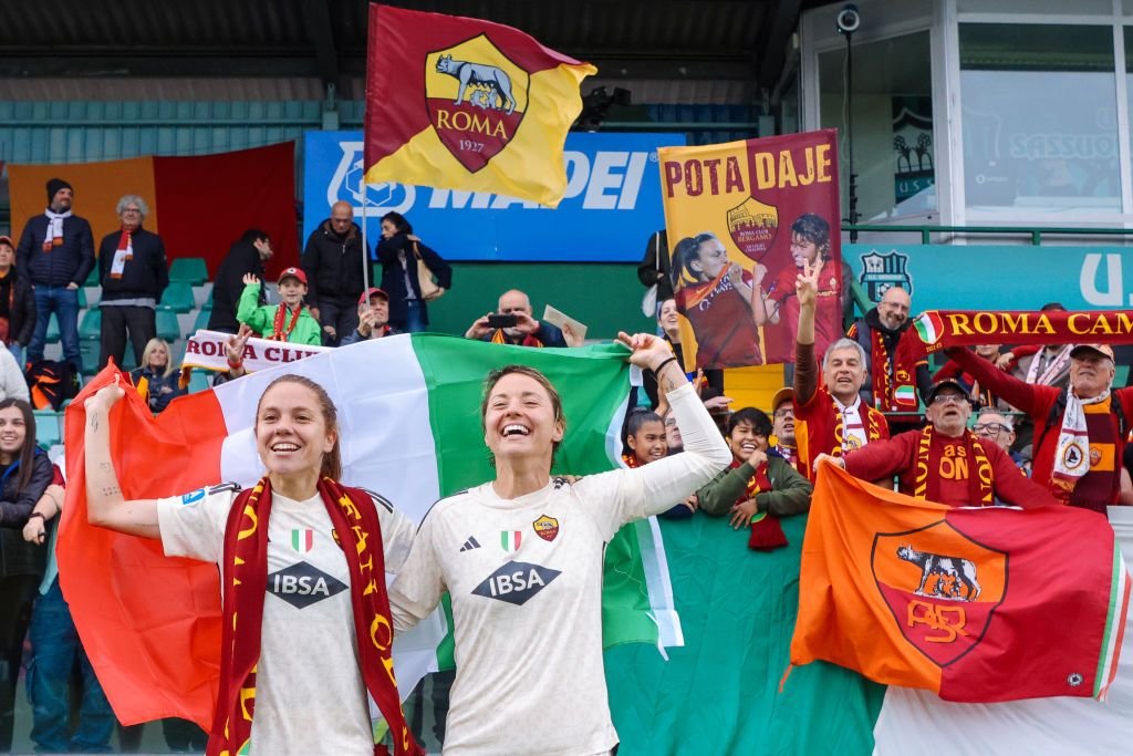 Ave Ceasar! AS Roma, cu o româncă printre vedete, a câștigat un nou titlu de campioană a Italiei_5